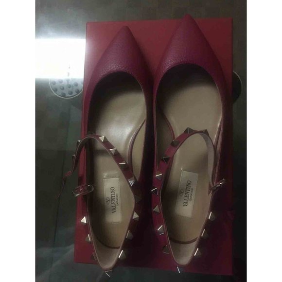 Valentino Garavani Rockstud Pointy Toe Flat Pump - Picture 2 of 5